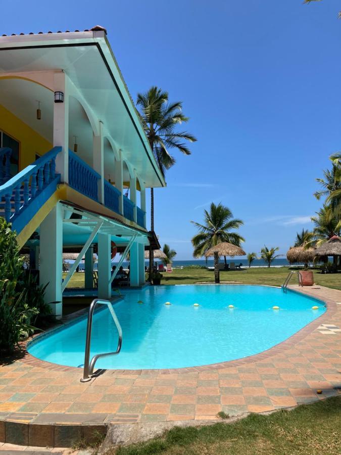 Las Lajas Beach Resort Extérieur photo